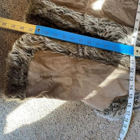 Live a Little Leather Suede Vest Jacket Lady M Faux Fur Tan Boho Western Gothic - Picture 2 of 9